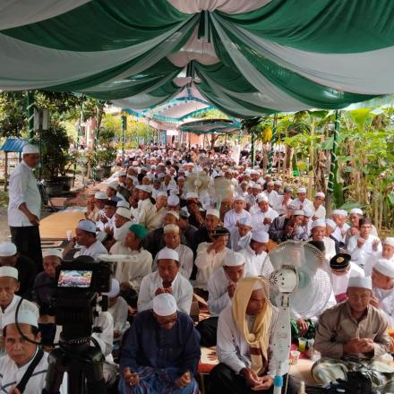 Kemeriahan Haul KH. Muhammad Sya'rani Bin H. Hasan Yang Ke 8 Di Desa Bawahan Seberang